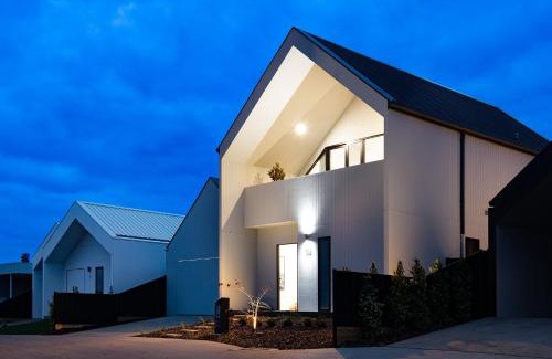 Daylesford House | Mysa Daylesford- stylish design with pool