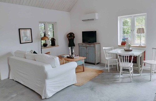 Sjorup Apartment | Mysigt hus i liten by nära havet