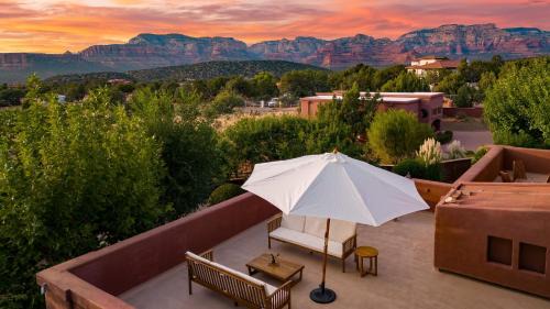 West Sedona House | Mystic Sunset by AvantStay Thunder Mountain View Pool Driving Range Casita