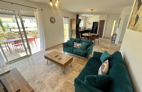 Sagries Apartment | N°2 Le Clos de l'Oliveraie - Terrace - Ground floor - 2 beds, Le Clos de l'Oliveraie Appt 2