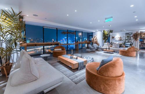 Yuzhong Hotel | N·time High Altitude River View Hotel