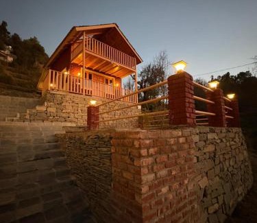 Naddi Apartment | Naddi Pine Wood Hut