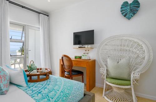 Trafalgar House | Nakai Beach Homestay