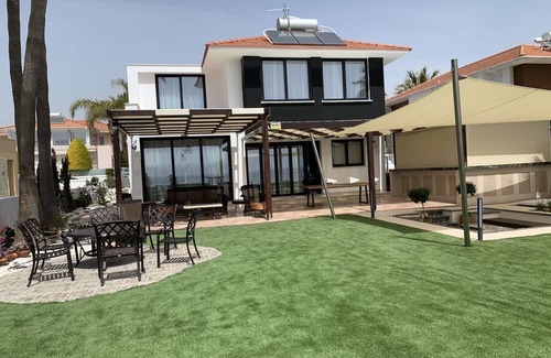 Pyla Villa | Nala Beachfront Villa with jacuzzi, 5 bedrooms