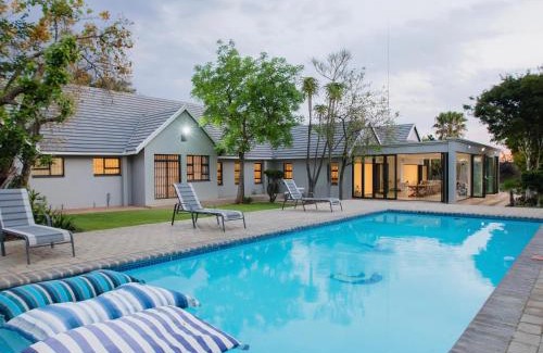 Madibeng Cabin | Naledi@53 Private Game Farm