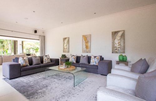 Madibeng Cabin | Naledi@53 Private Game Farm