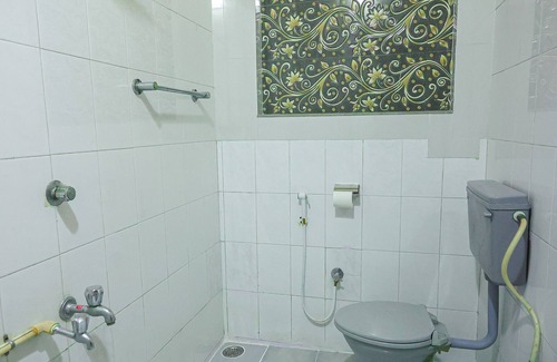 Thiruvananthapuram Bed & Breakfast | "NALINAM HOME STAY" with Bed & Breakfast , Near to Sri Padmanabha Swamy Temple.