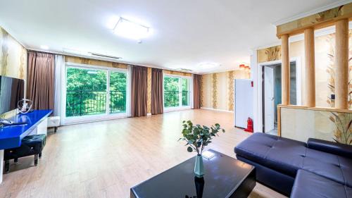 Namwon House | Namwon Hanjeungwonstay Pension