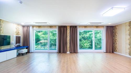 Namwon House | Namwon Hanjeungwonstay Pension