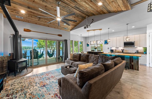 Sherrills Ford House | Nancy Key w/Pool, Wine Cave, Optional Boat Rental