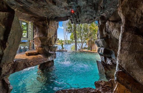 Sherrills Ford House | Nancy Key w/Pool, Wine Cave, Optional Boat Rental
