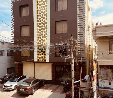 Udumalaipettai Hotel | Nandha Grande