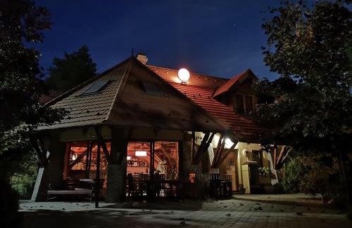 Piliscsaba House | Napkorong Fogadó és Vendégház