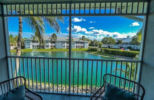 Naples Condo | Naples Condo-Instant Book! Modern Living + Golf Courses Near Fifth Ave & Marco