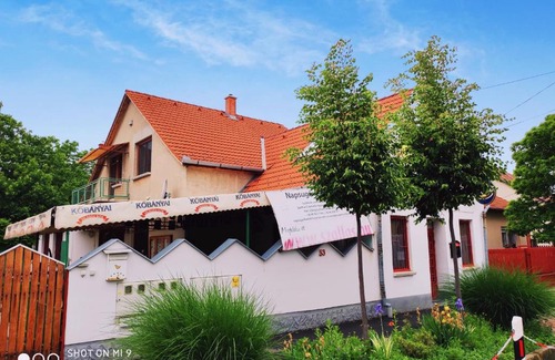 Ujkigyos House | Napsugár Vendégház