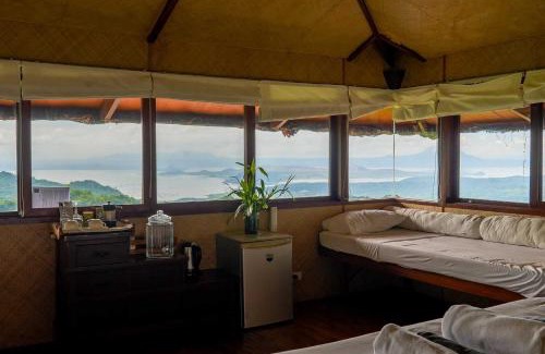 Laurel Bed & Breakfast | Narra Hill Tagaytay