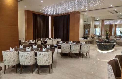 Jhansi Hotel | Nataraj Sarovar Portico