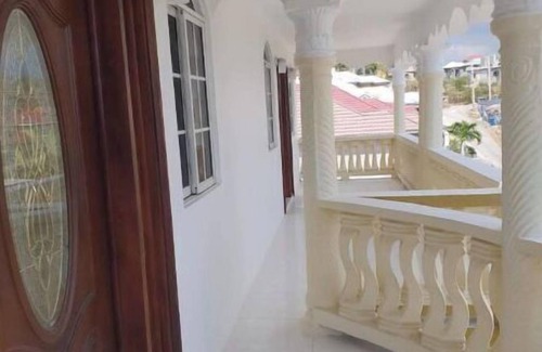 Old Harbour House | Nate Luxury Stay - Cozy family retreat in Old Harbour. Pet-Friendly!