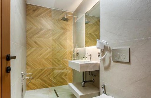 Shkoder County Hotel | Nature House