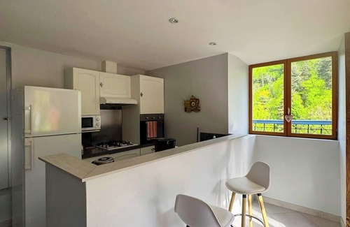 Saint-Prix House | Nature house in the Monts d'Ardèche with sauna, cabin and river