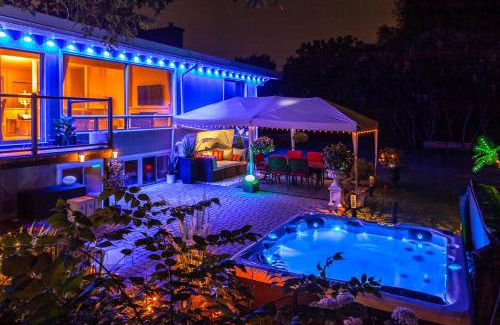 Hamilton House | Nature Oasis BarMar 2BR Suite in Dundas close to Webster Falls