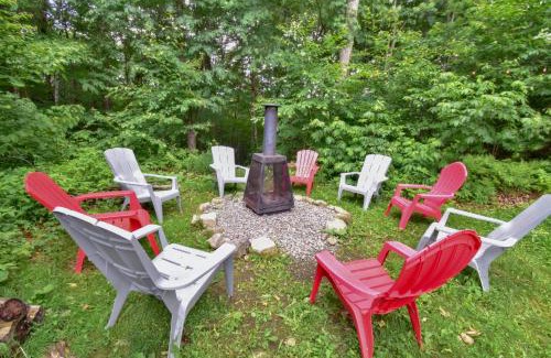 St-Adolphe-d'Howard House | Nature retreat with HOT TUB and lake access & watercraft