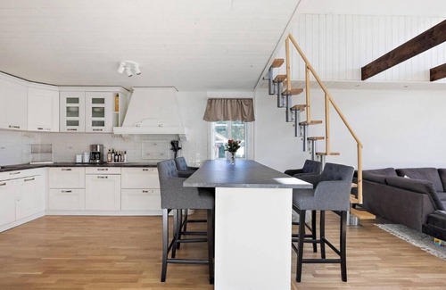 Olofstorp Villa | Nature Retreat in Olofstorp with Jacuzzi – Perfect for Relaxation