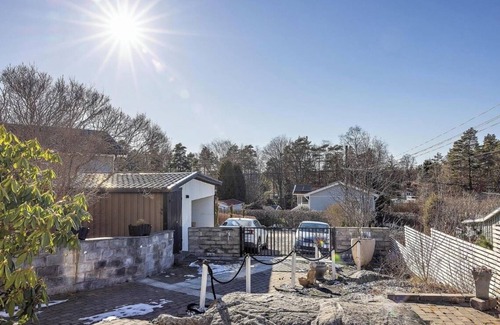 Olofstorp Villa | Nature Retreat in Olofstorp with Jacuzzi – Perfect for Relaxation