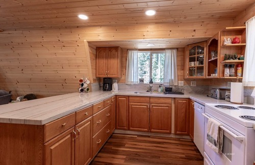 Meadow View Heights Cabin | Nature's Charm