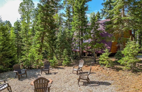 Meadow View Heights Cabin | Nature's Charm