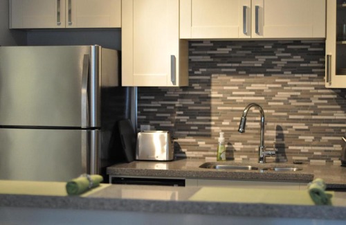 Port Moody Bed & Breakfast | Nature's Door Guest Suite