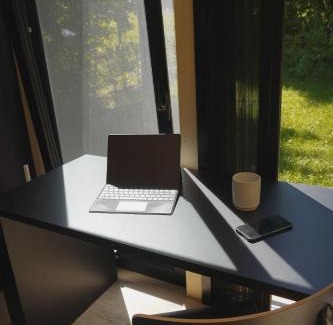 Brand Ski Chalet | Naturkabine für Entdecker & Remote Work