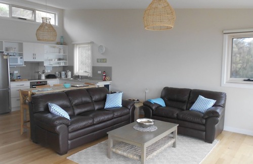 Flinders Council Apartment | Nautilus 1 is remote, chic and self contained with breathtaking views.