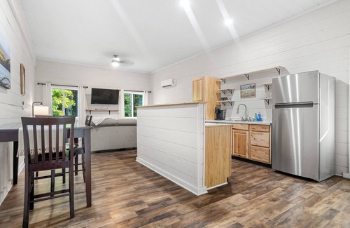 Damascus Apartment | nCharming Guest Home in Damascus - White Oak Lane