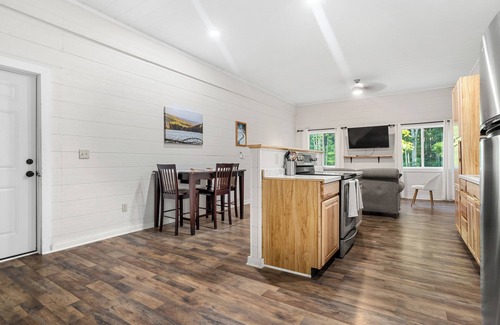Damascus Apartment | nCharming Guest Home in Damascus - White Oak Lane