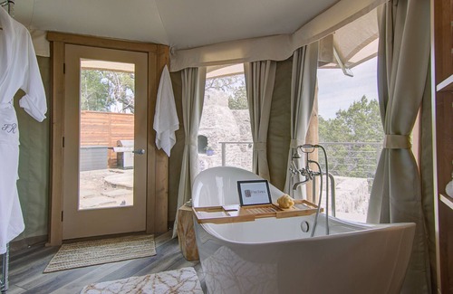 Spicewood Cabin | Ndotto Rustic Luxury Resort Glamping