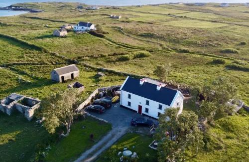 Connemara House | Nead na bhFáinleog Swallows Nest