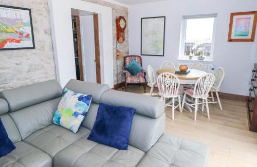 Connemara House | Nead na bhFáinleog Swallows Nest