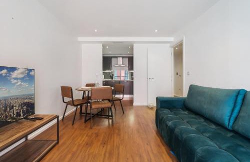 Docklands Apartment | near Canary Wharf London O2 Arena Apartment