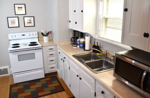Lakewood House | NEAR Downtown,Tremont, OhioCity, Clev Clinic,Parks