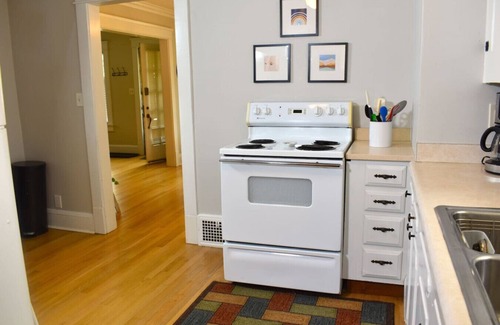 Lakewood House | NEAR Downtown,Tremont, OhioCity, Clev Clinic,Parks