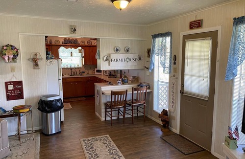 Columbus Other | Near Fayetteville, Round Top, Columbus: Peaceful Country Setting