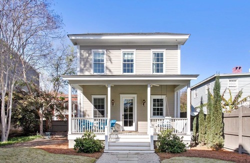 Savannah Victorian District House | Near Forsyth Park with Huge Yard + Room to Relax