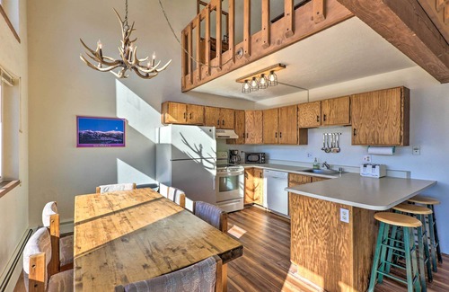 Wildernest Condo | Near Hiking: Mtn-View Condo in Silverthorne!