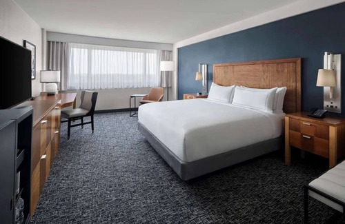 King of Prussia Hotel | Near King of Prussia | Free Shuttle. Dining. Gym.