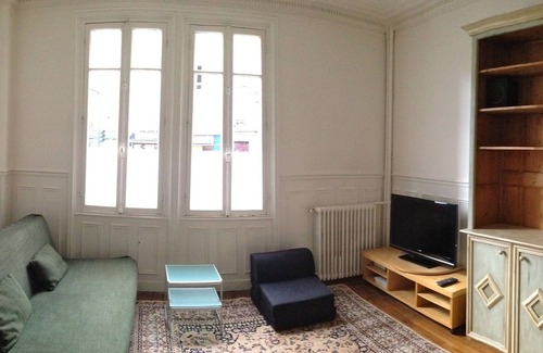 Clichy Apartment | Near Paris, large furnished 3-room apartment in Clichy center.