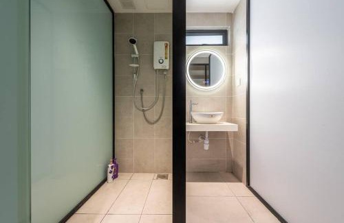 Shah Alam Apartment | NEAR Subang Airport DK impian 2 ROOM 2-4 pax