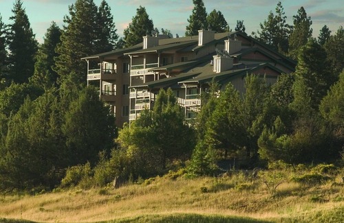 Klamath Falls Resort | Near the 143-square-mile Upper Klamath Lake!