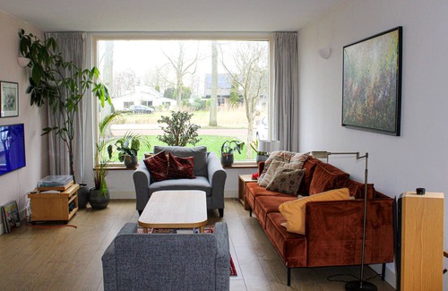 Municipality of Heiloo House | Near the coast you will find the vacation home Rode Meidoorn in the handsome Heiloo. A beautiful hou