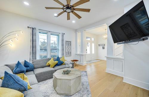 Mahncke Park House | Near Zoo and Riverwalk Spacious Home with Heated Pool